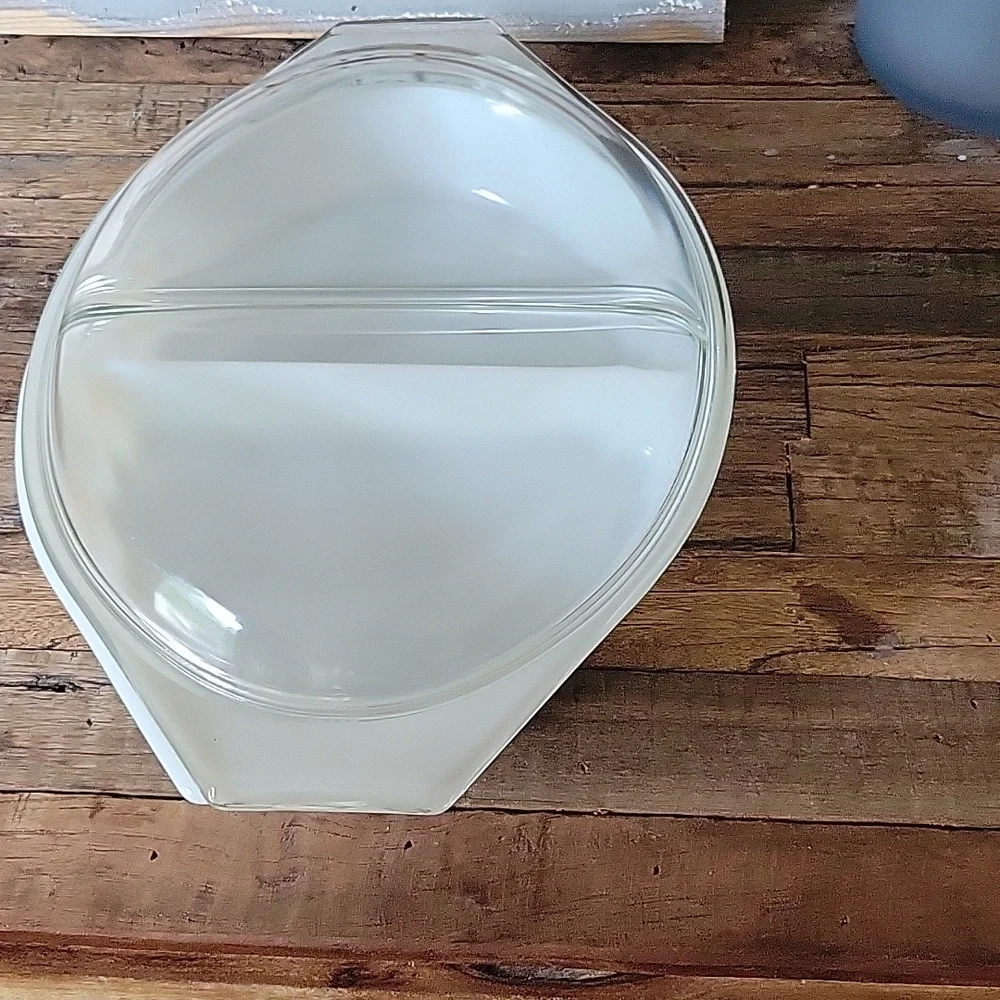 Vintage Pyrex Town And  Country  1.5 Quart Divided Casserole Dish